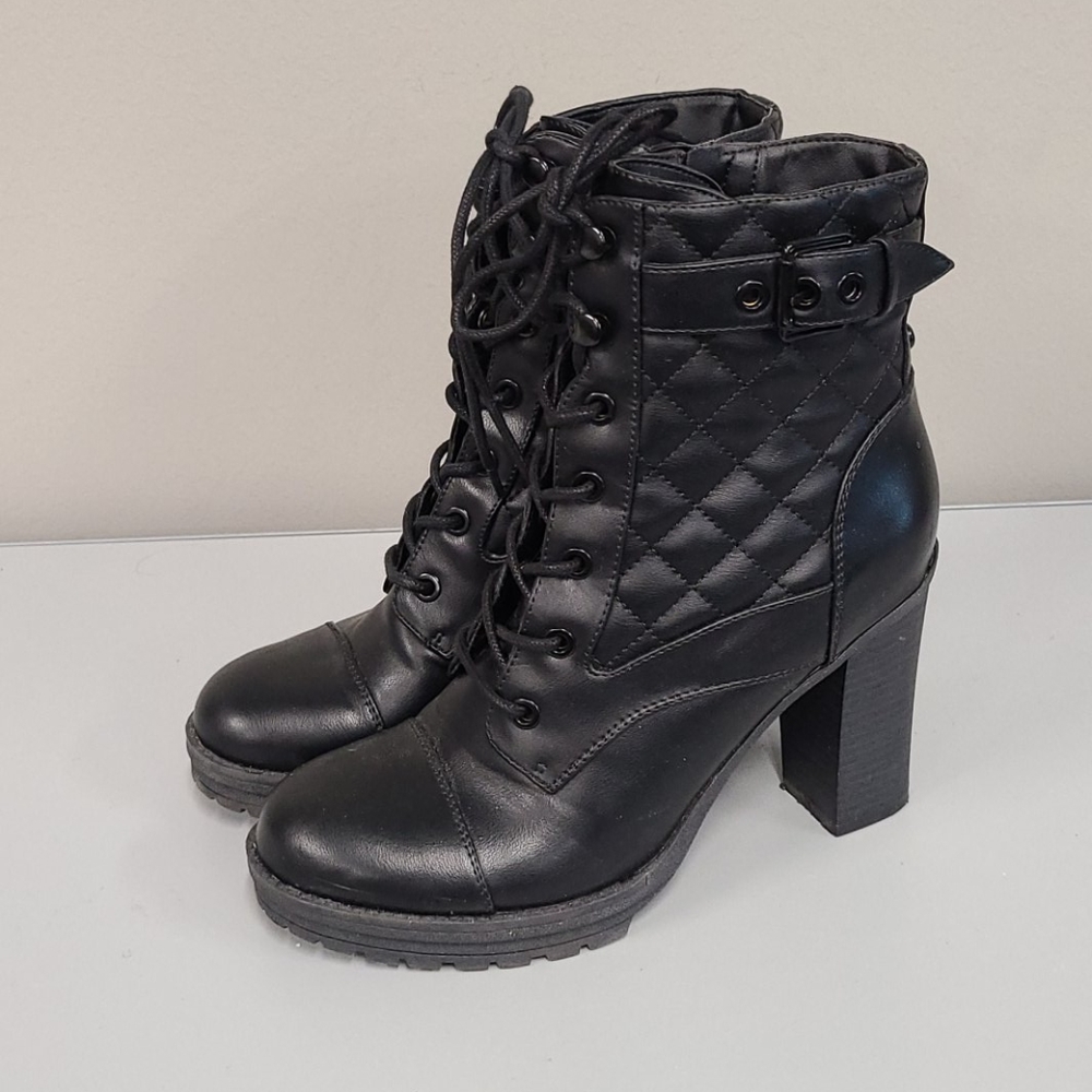 G by Guess Black High Heel quilted Booties 7.5